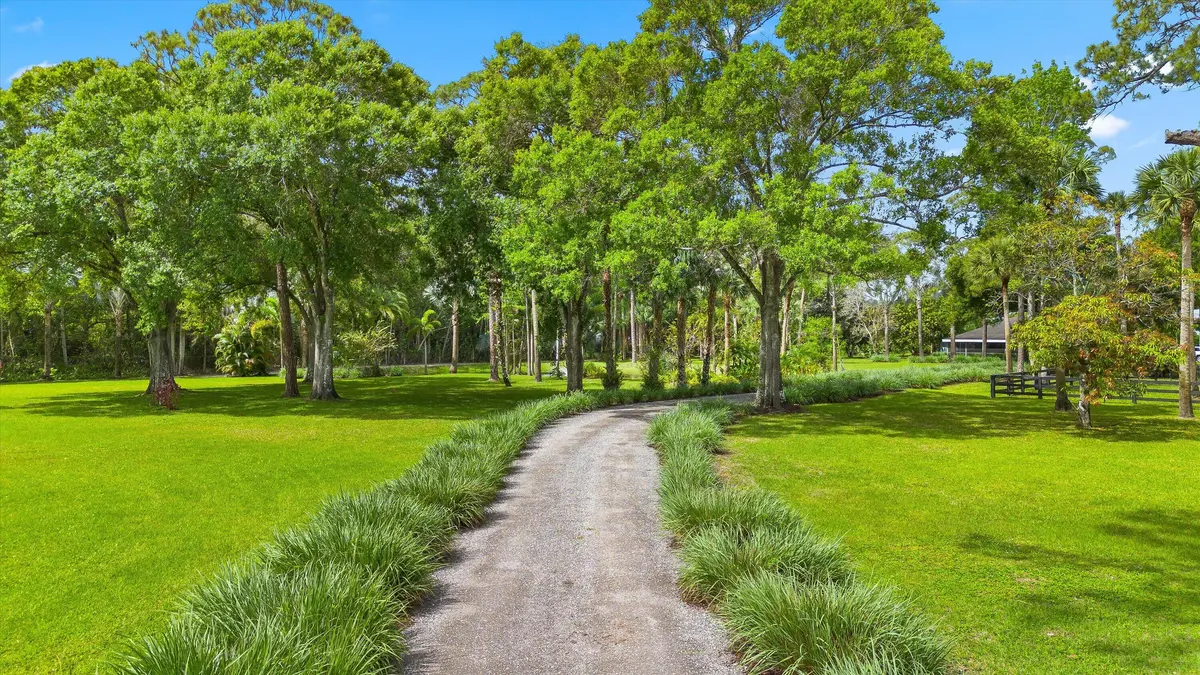 1037 F Road, Loxahatchee Groves at 1037 F Road, Loxahatchee Groves