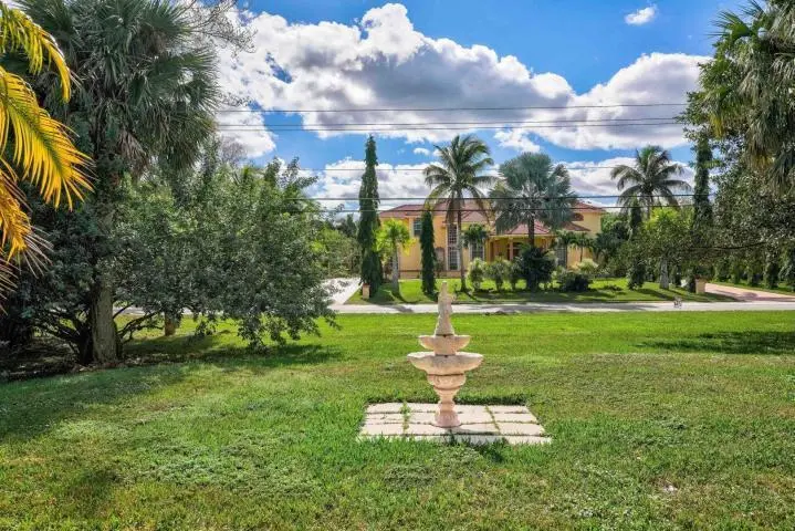 pb front view at 8671 155th Place, Palm Beach Gardens