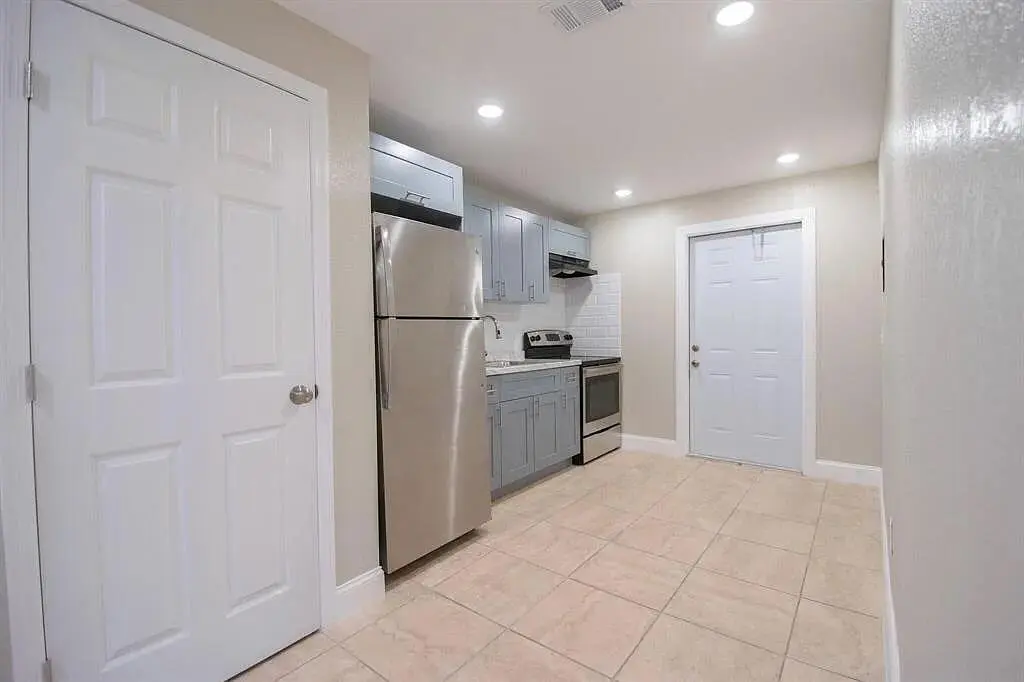 96a5939ab6f6cb18fc5079cdf89d19ff-uncropp at 508 N 23RD Street A, Fort Pierce