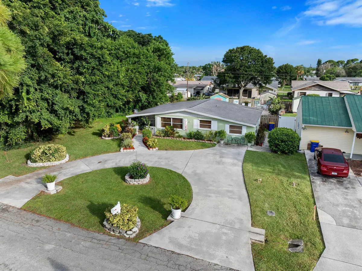 house pic at 2330 SE Madison Street, Stuart