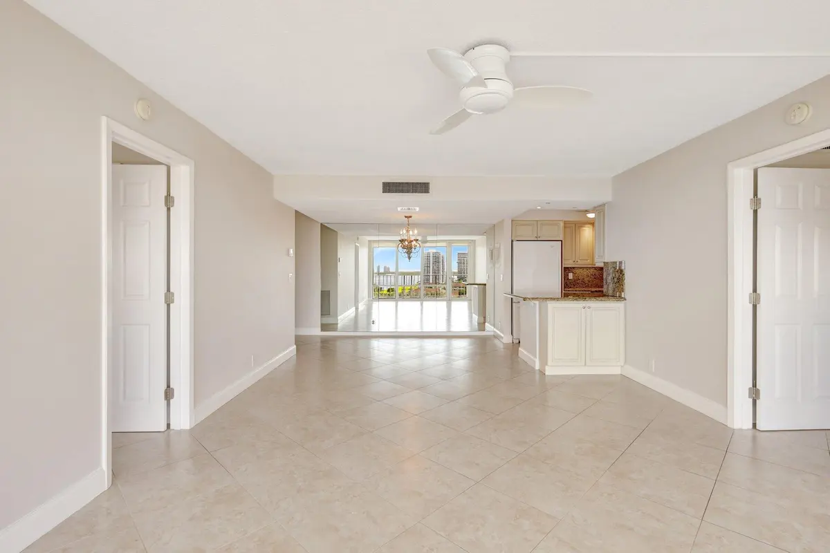 Kitchen at 336 Golfview Road PH09, North Palm Beach
