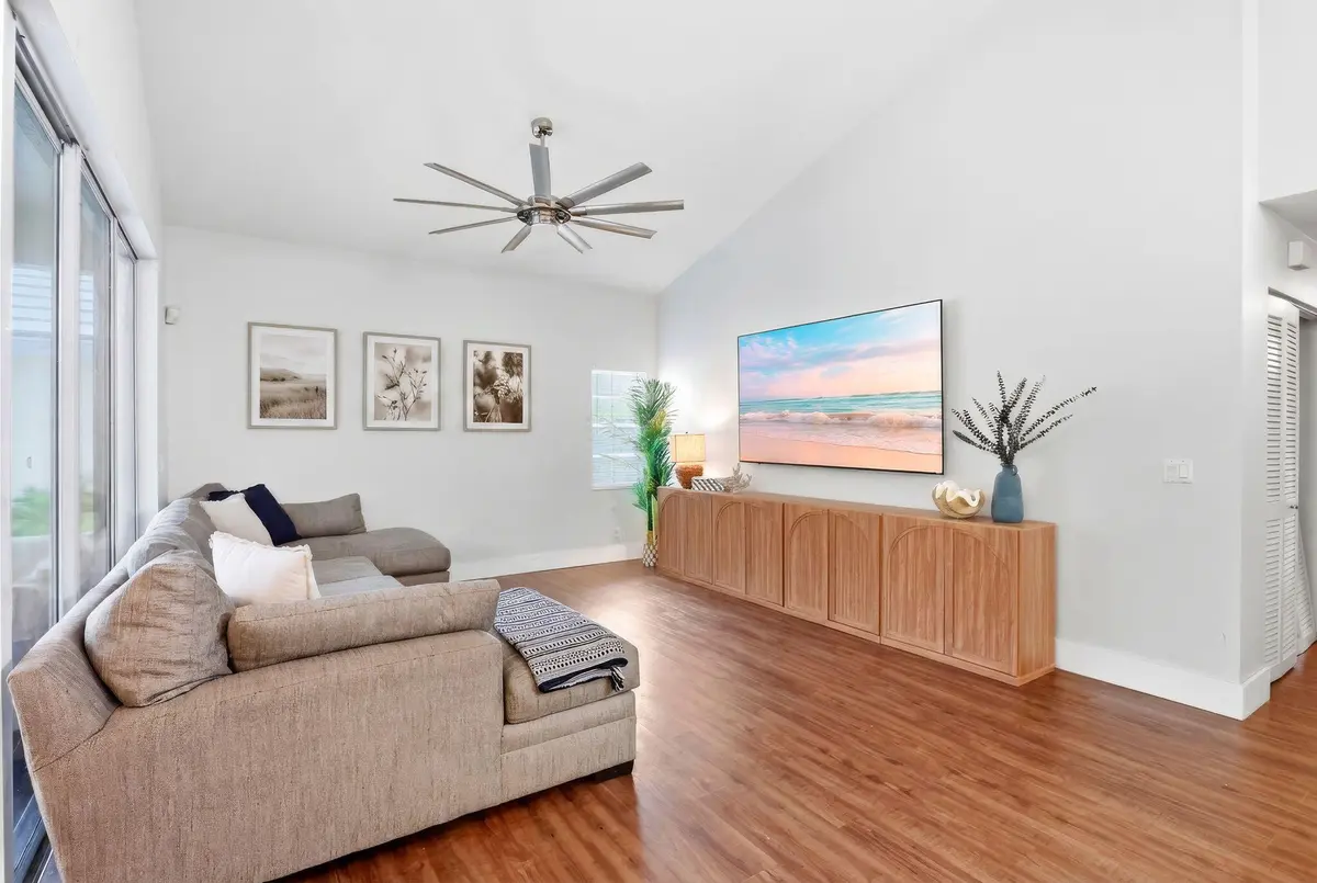 5-web-or-mls-openart-019fae71-4152-76f6- at 944 Dickens Place, West Palm Beach