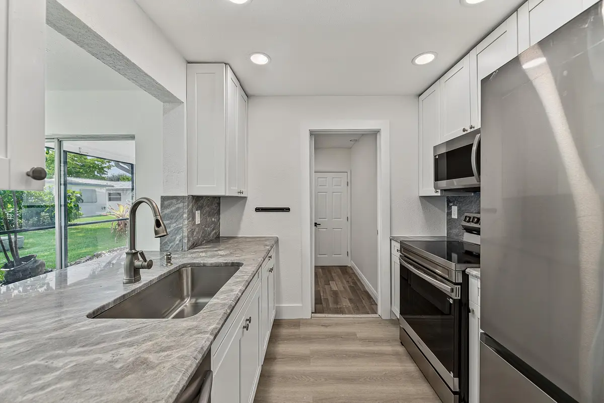 Kitchen at 1190 NW 90TH Avenue, Plantation