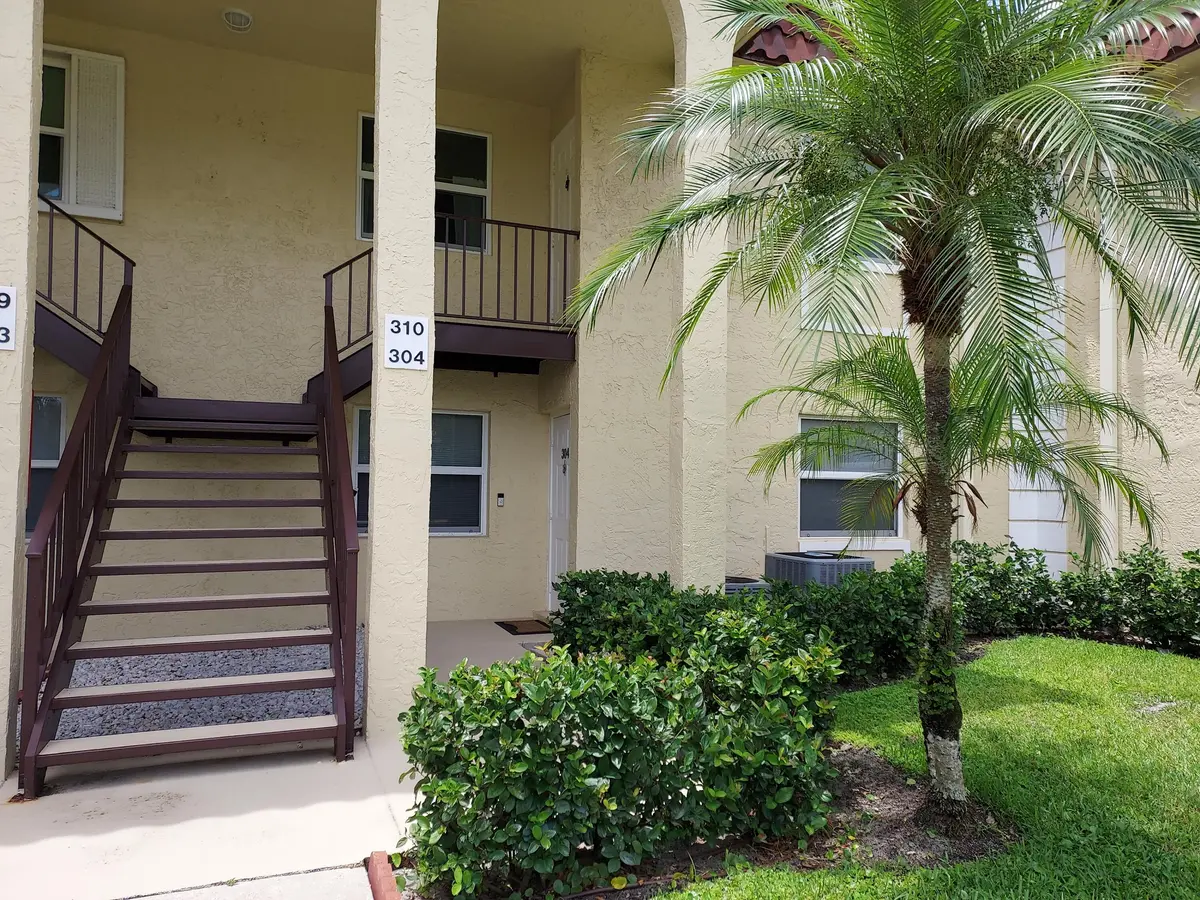 Front of Building 304 at 717 S US Hwy 1 Unit 304, Jupiter