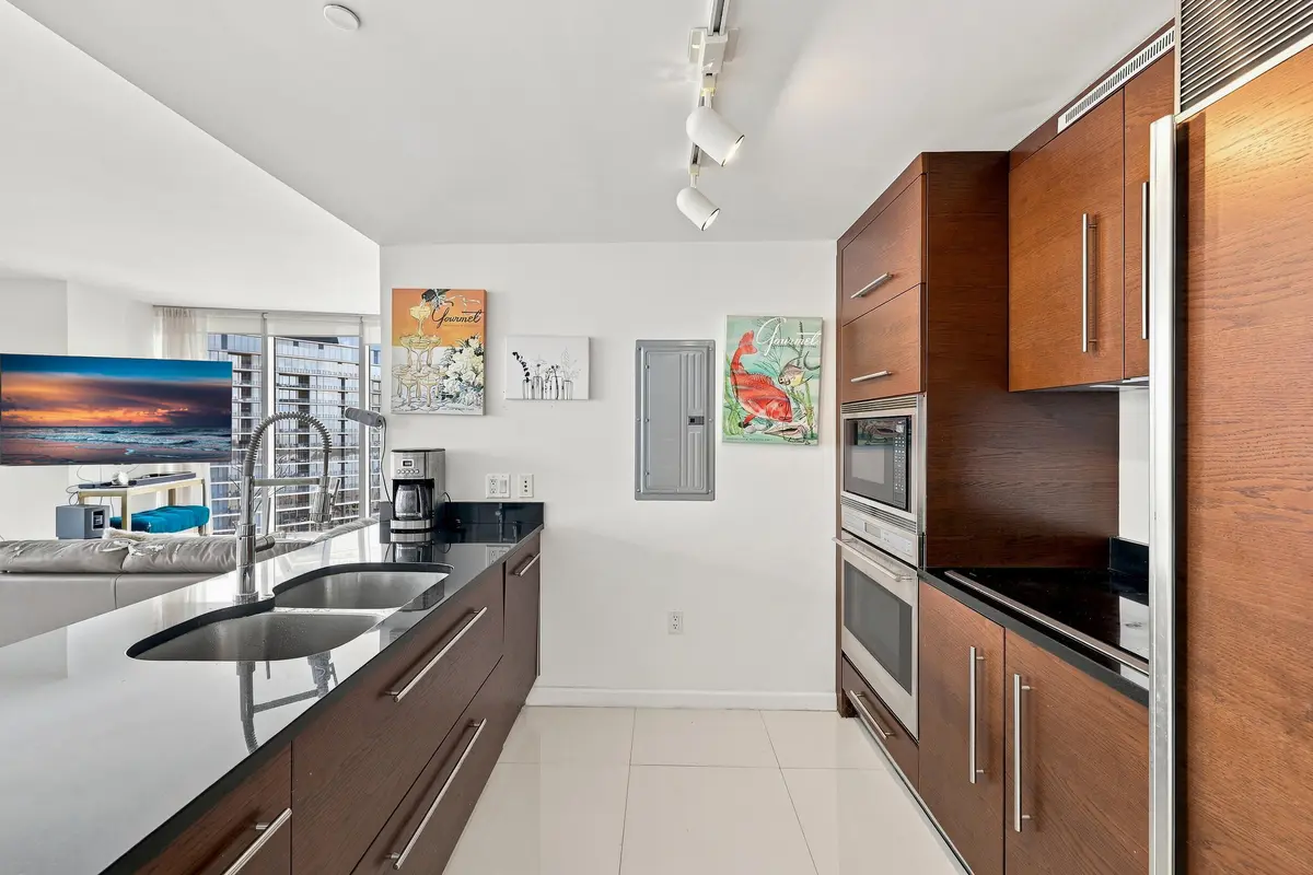 18_465_brickell_ave_miami_fl_33131_usa_9 at 465 BRICKELL Avenue 5102, Miami