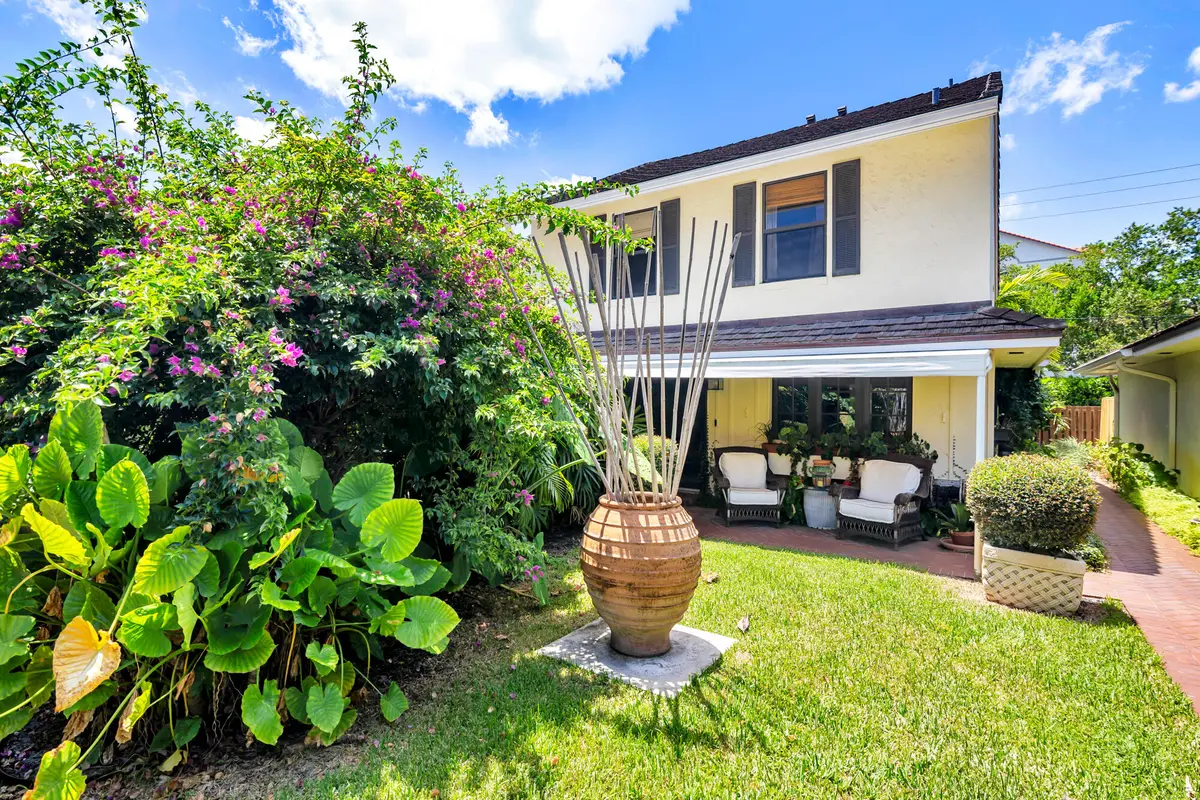 low-4 at 11290 Glen Oaks Court, North Palm Beach