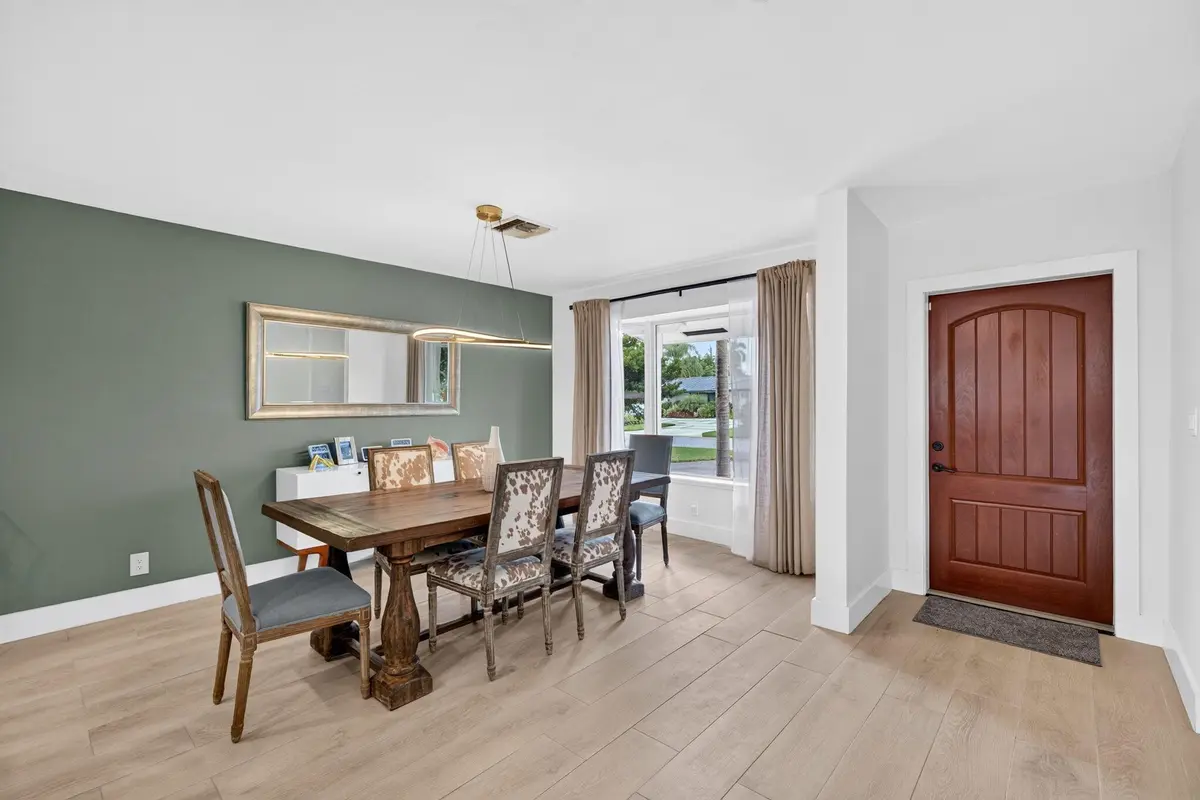 7-web-or-mls-699A2790 at 520 SE 14TH Street, Pompano Beach