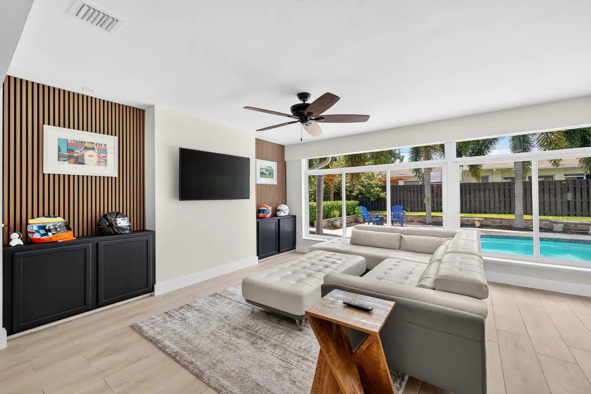 14-web-or-mls-699A2855 at 520 SE 14TH Street, Pompano Beach