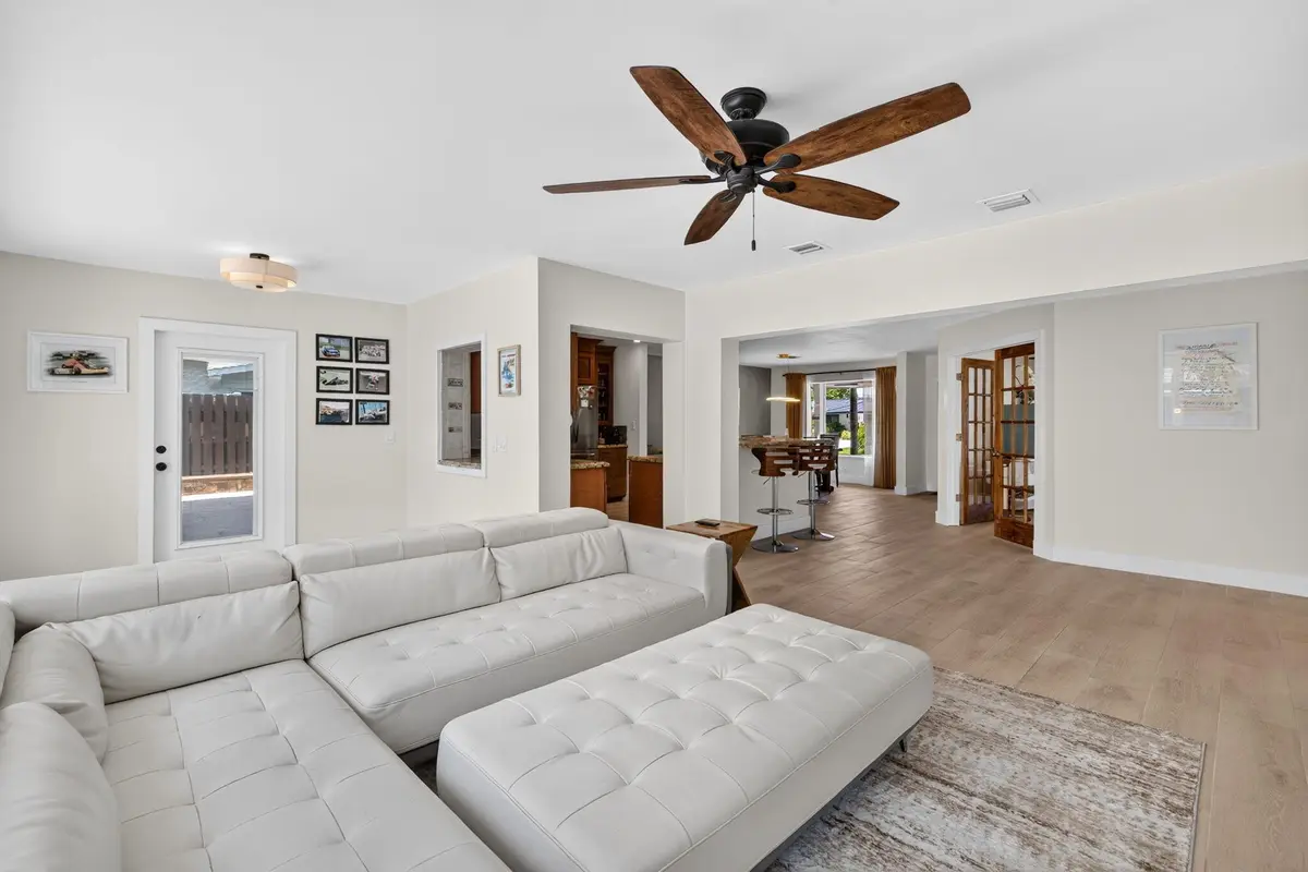 16-web-or-mls-699A2870 at 520 SE 14TH Street, Pompano Beach