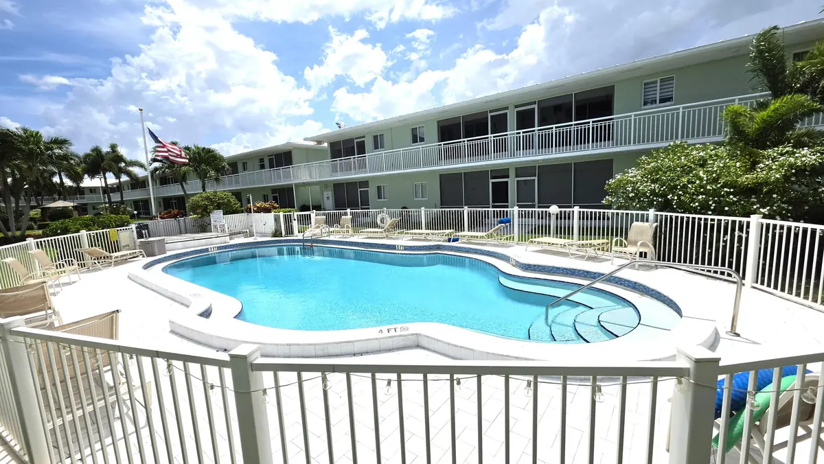 2100 NE 38th Street 219, Lighthouse Point, FL – photo 1