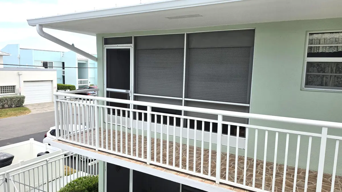 2100 NE 38th Street 219, Lighthouse Point, FL – photo 2