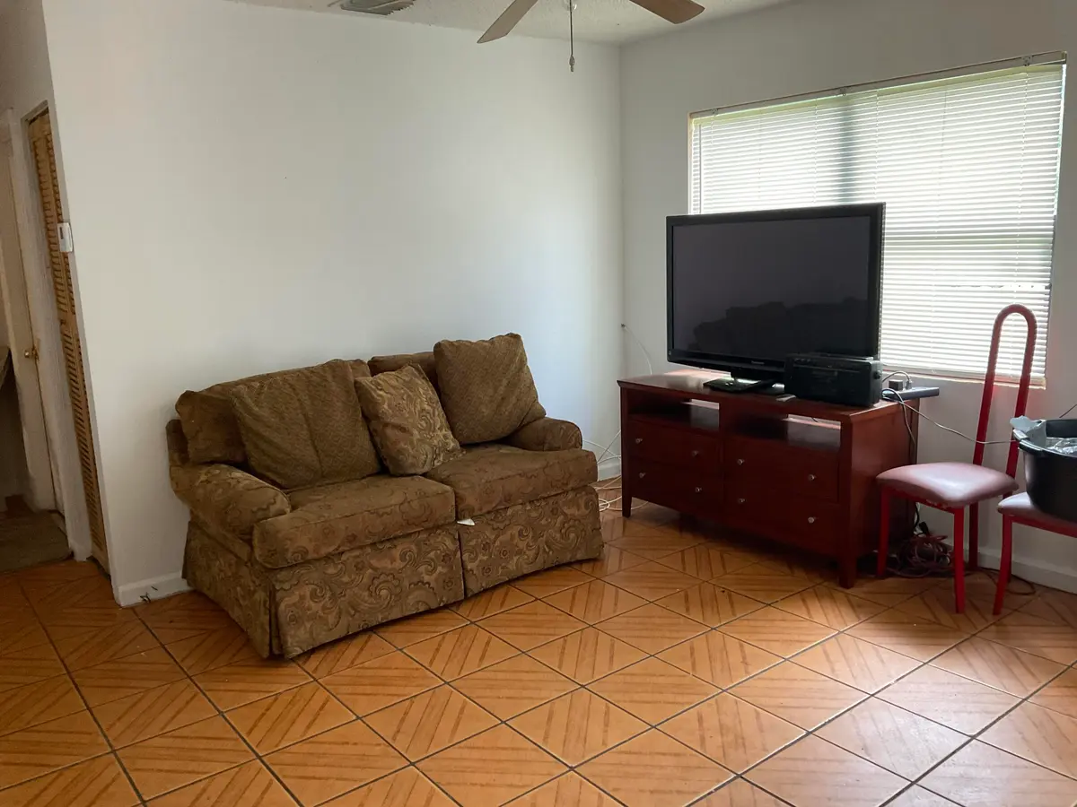 IMG_5510 at 211 NE 27TH Avenue, Boynton Beach