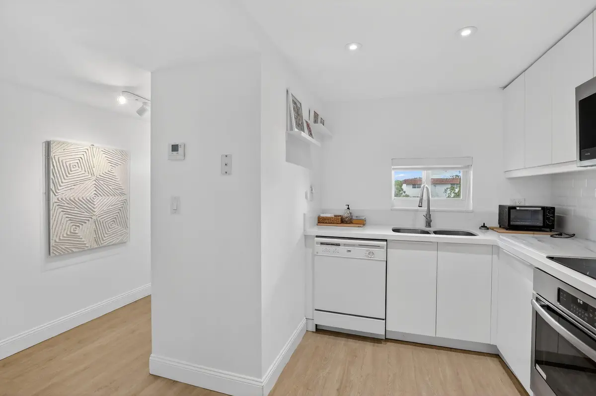 5-web-or-mls-_A7A2168 at 9820 S HOLLYBROOK LAKE Drive 306, Pembroke Pines