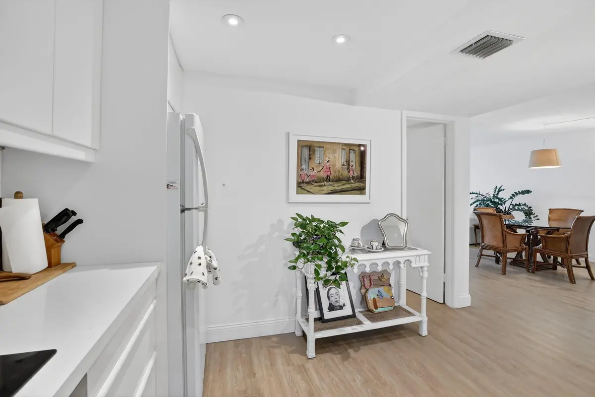 6-web-or-mls-_A7A2173 at 9820 S HOLLYBROOK LAKE Drive 306, Pembroke Pines