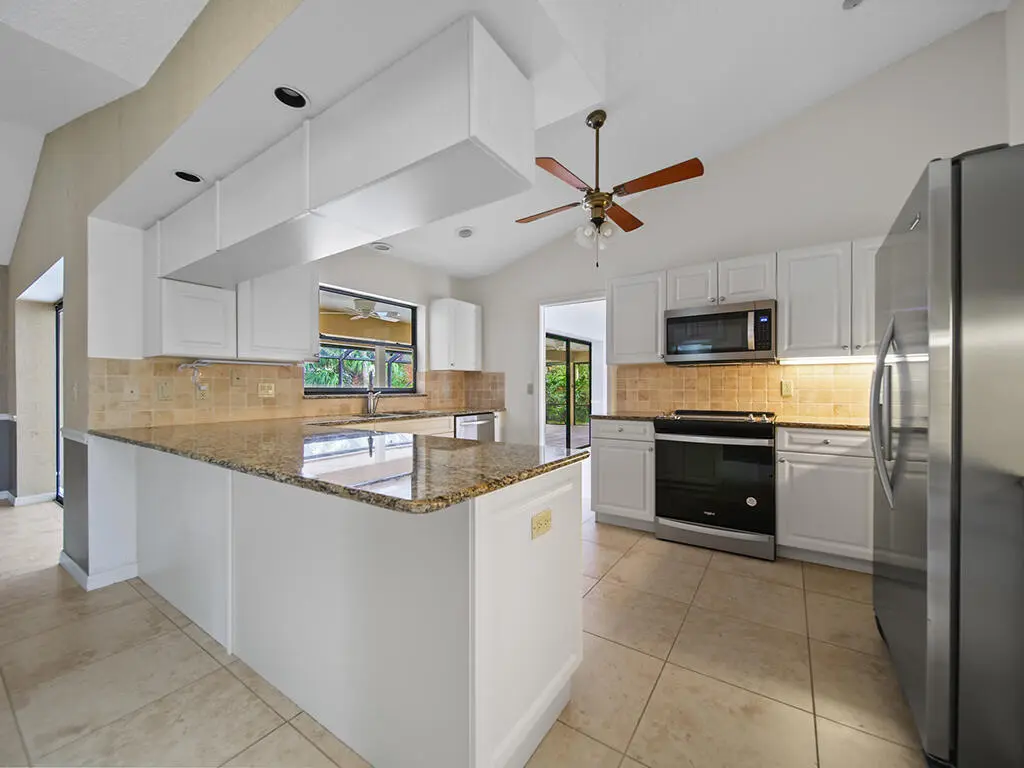 kitchen2 at 9 W HIGH POINT Road, Sewalls Point