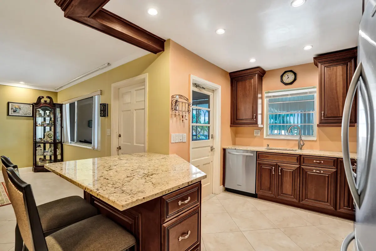 DSC07958 at 2121 NE 68TH Street 202, Fort Lauderdale