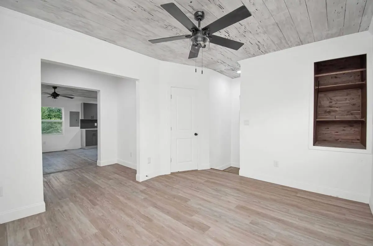 4a8a4d2b-04ad-41aa-8c4e-c85e5ddcb545 at 318 N E Street, Lake Worth Beach
