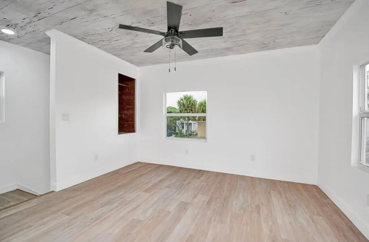 37d7c501-f33a-412c-977c-0443a9926dc5 at 318 N E Street, Lake Worth Beach