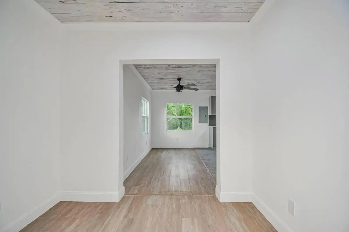 b3249c7c-4fe9-4f45-a8da-d806244e15ea at 318 N E Street, Lake Worth Beach
