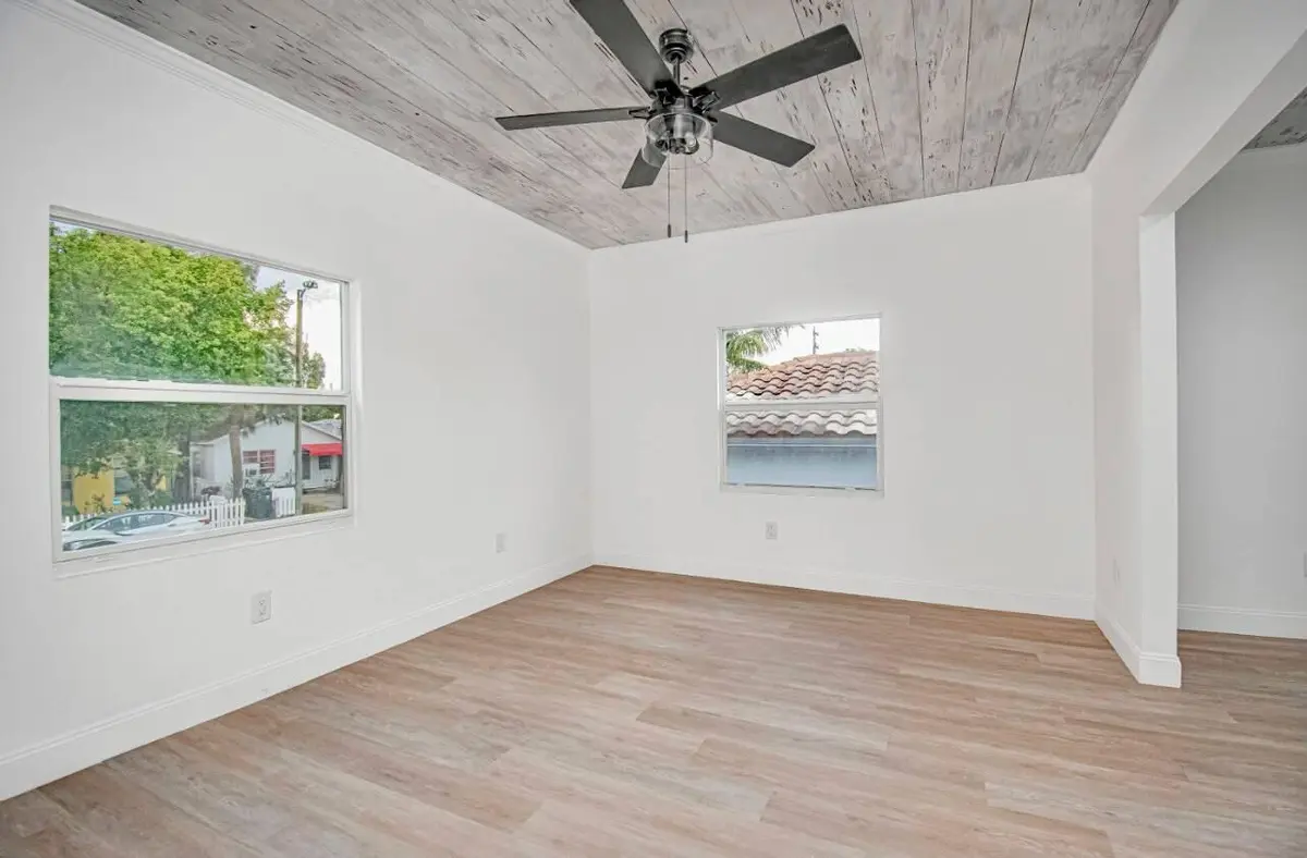 d9ecd57b-d710-40ff-b10f-d34786b4acf2 at 318 N E Street, Lake Worth Beach
