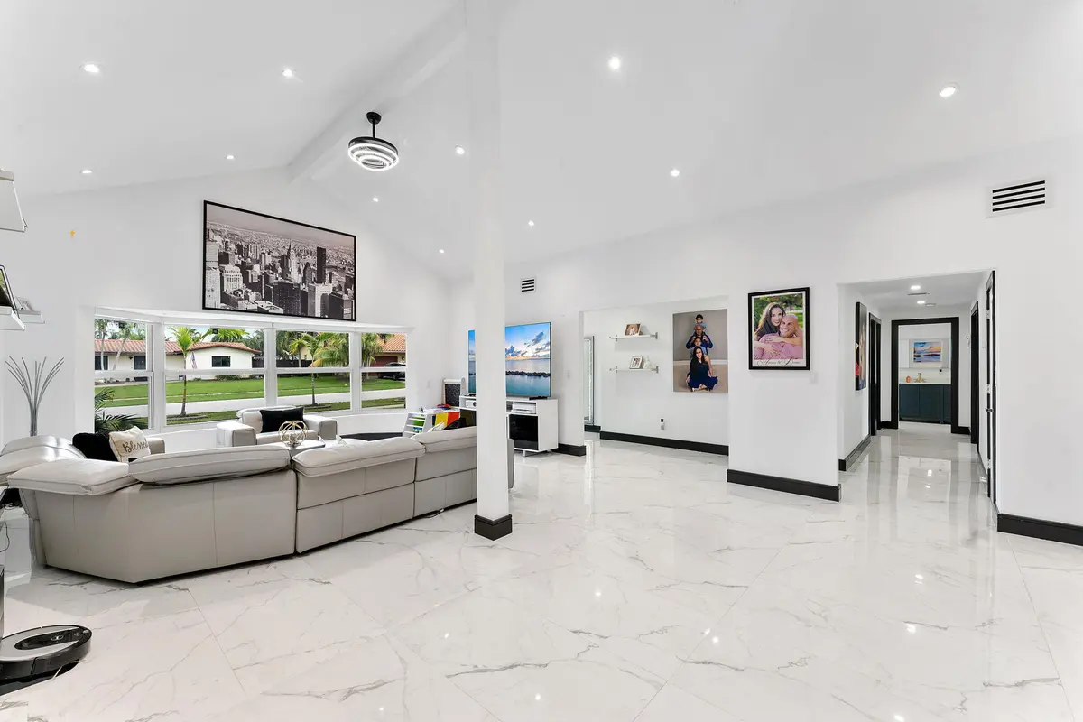 47-web-or-mls-DSC07970 at 5800 SW 19TH Street, Plantation