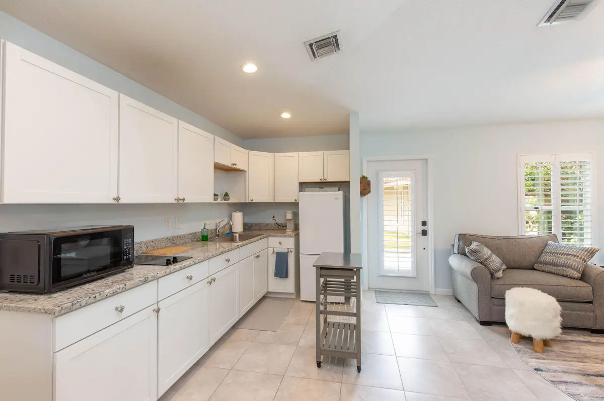 Kitchen at 352 WINDOW ROCK Drive, Wellington