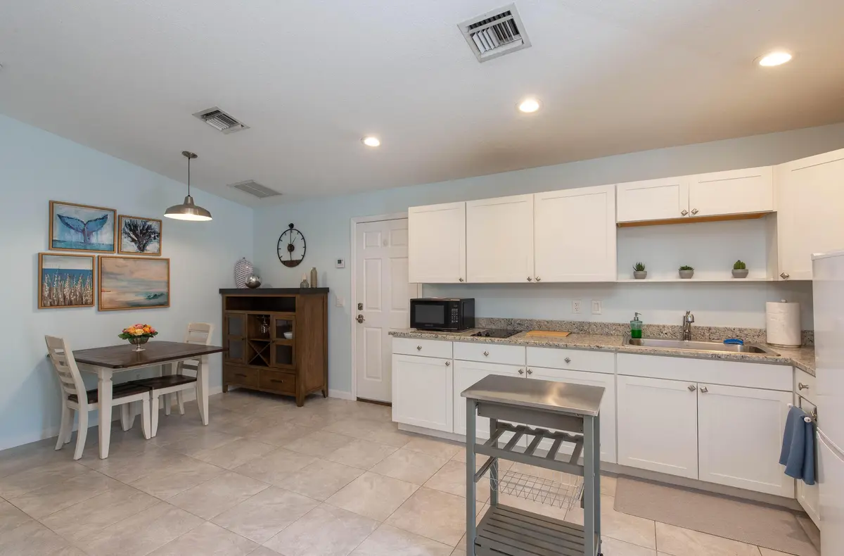 Kitchen at 352 WINDOW ROCK Drive, Wellington
