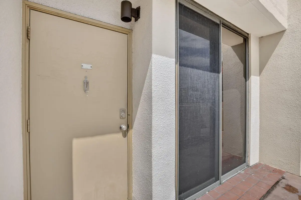 4-web-or-mls-_A7A6424 at 2931 SW 87th Terrace 1922, Davie