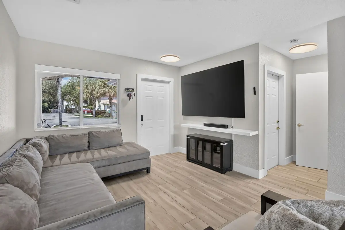 8-web-or-mls-_A7A8124 at 4950 PALM GARDEN Lane, Davie