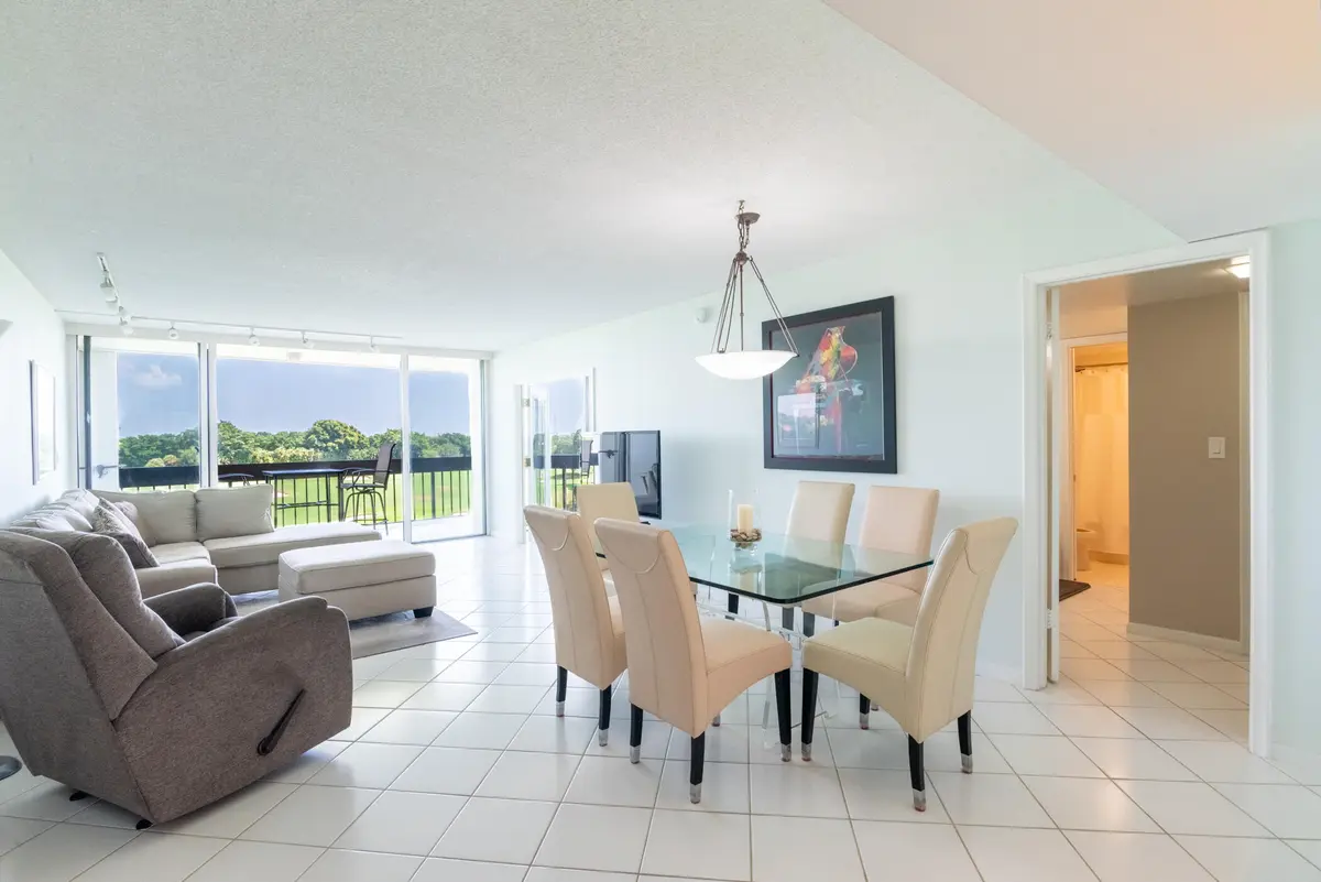 © Clark- 2000 Presidential Way 603-004 at 2000 PRESIDENTIAL Way 603, West Palm Beach
