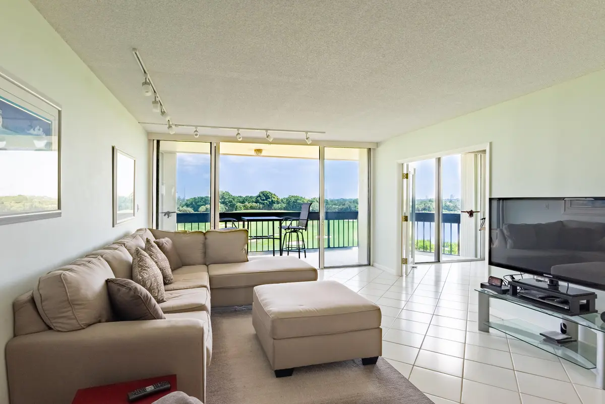 © Clark- 2000 Presidential Way 603-006 at 2000 PRESIDENTIAL Way 603, West Palm Beach