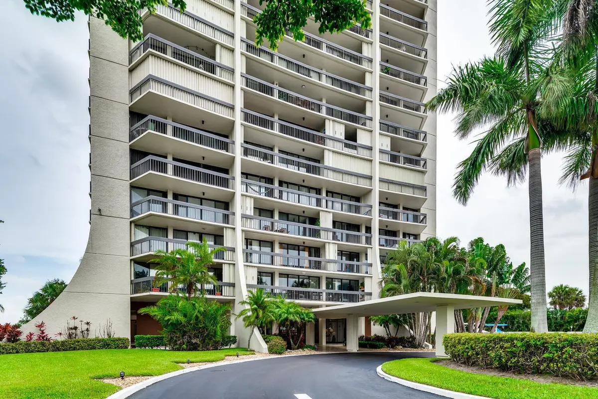 Washington at 2000 PRESIDENTIAL Way 603, West Palm Beach
