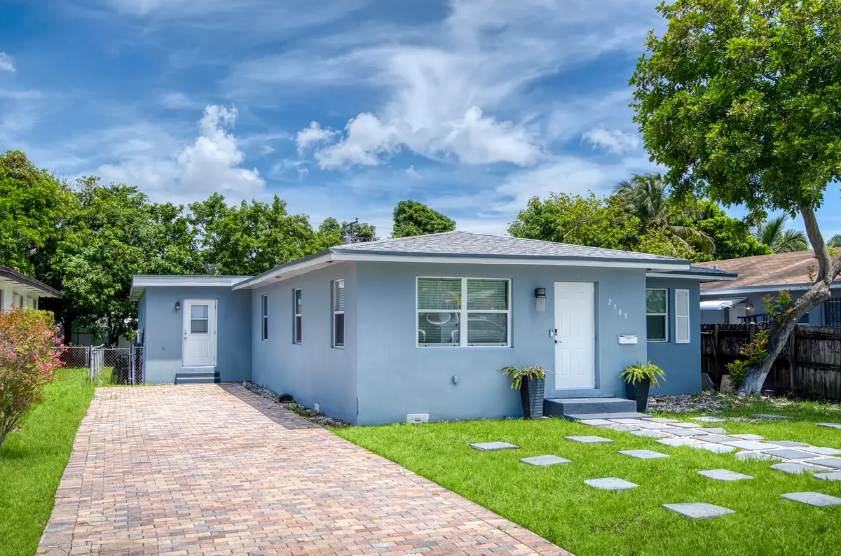 2709 Dewey St 01 at 2709 Dewey Street, Hollywood