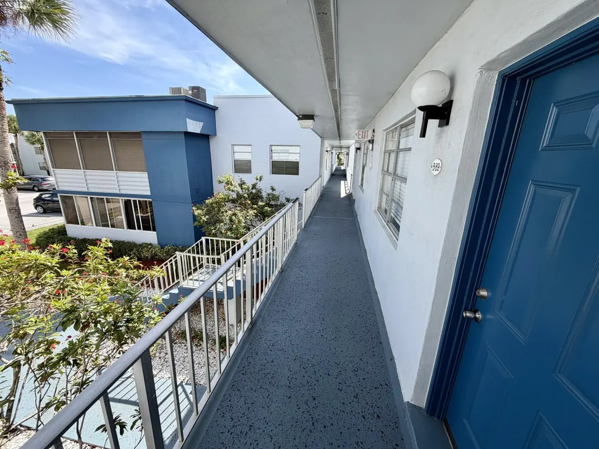 Front Entry at 89 Normandy B, Delray Beach