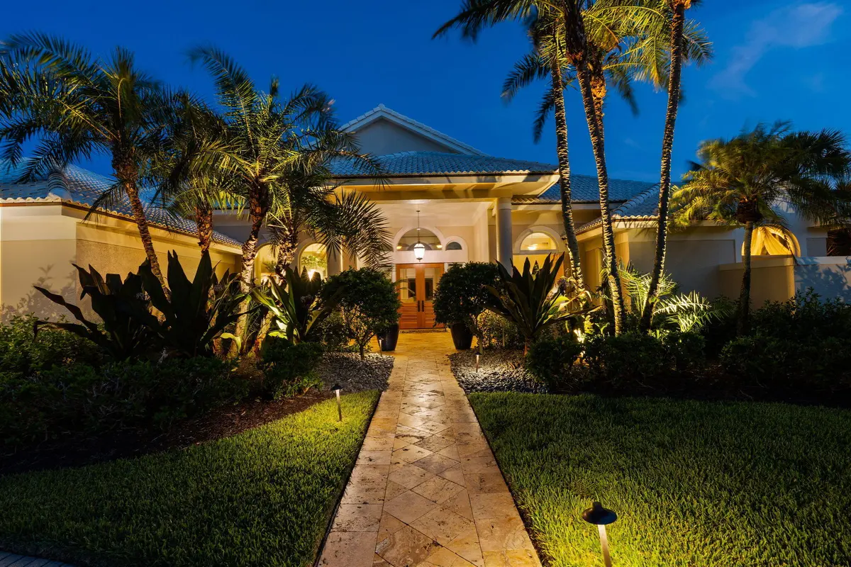 Front Elevation at 6854 SE Isle Way, Stuart