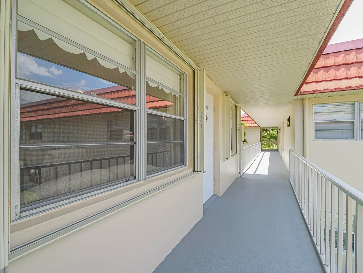 6.1 at 41 WOODLAND Drive 205, Vero Beach