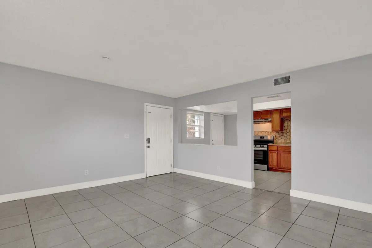 05_Image_5_mls at 3204 Louisiana Avenue D, Fort Pierce