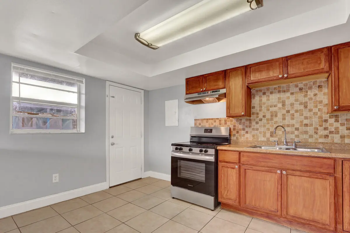 07_Image_7_mls at 3204 Louisiana Avenue D, Fort Pierce