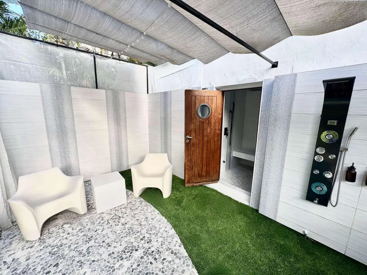 Atkinson.4 at 233 Pershing Way, West Palm Beach