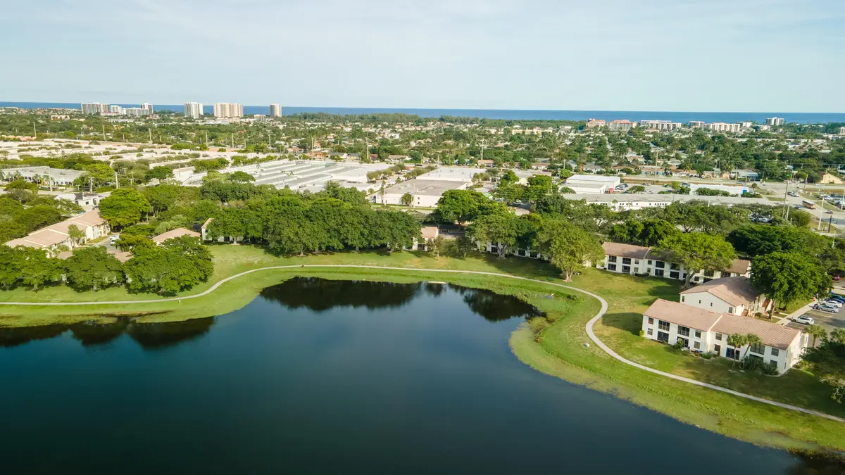 2900 Olivewood Terrace 201, Boca Raton, FL – photo 3