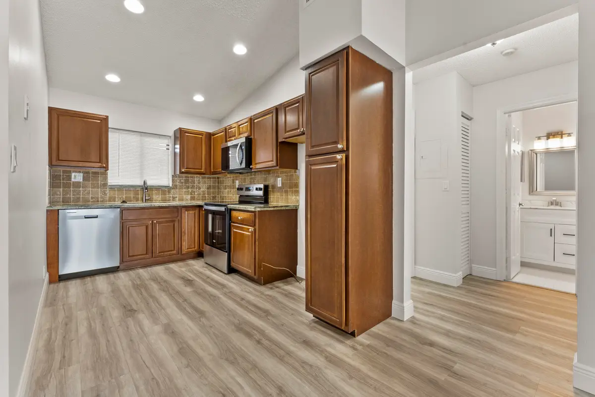 2900 Olivewood Terrace 201, Boca Raton, FL – photo 4
