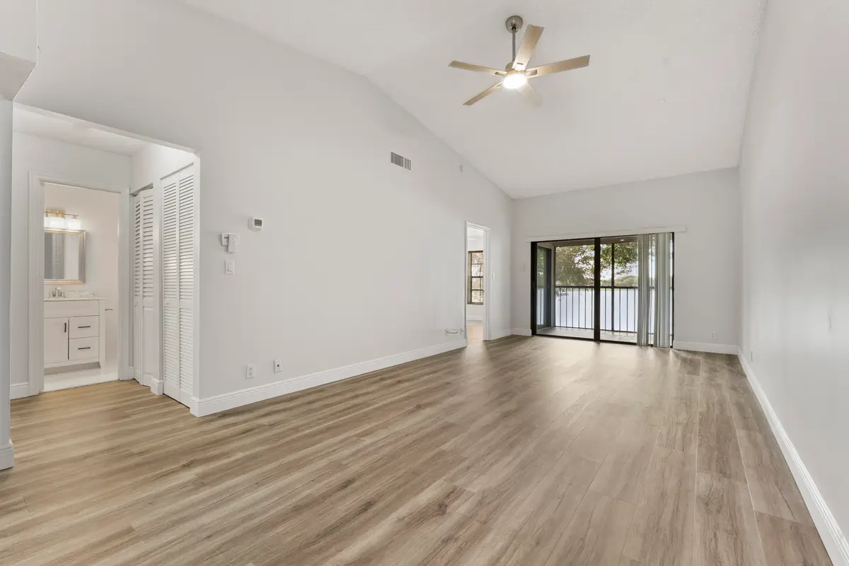 2900 Olivewood Terrace 201, Boca Raton, FL – photo 6