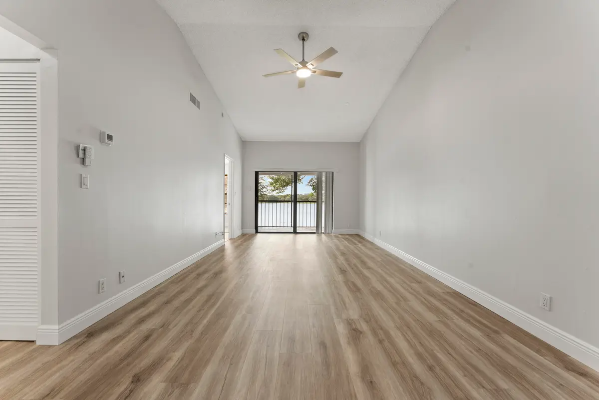 2900 Olivewood Terrace 201, Boca Raton, FL – photo 8