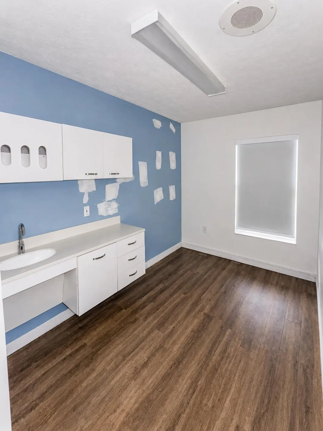 Exam room at 1215 S 25th Street, Fort Pierce