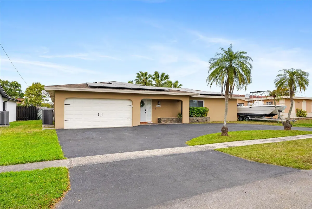 10661 NW 27TH Court, Sunrise, FL – photo 2