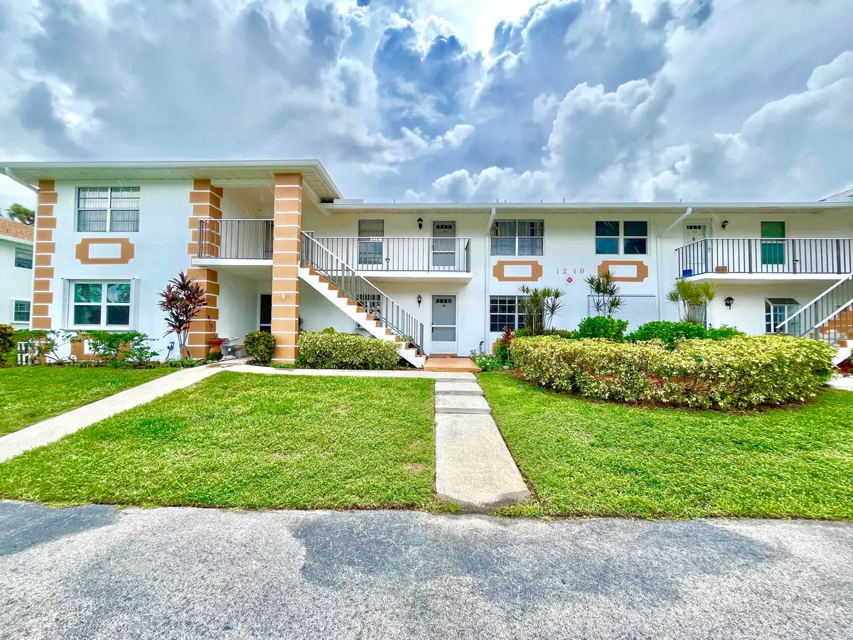 20250913230749987215000000-o at 1219 S LAKES END Drive B1, Fort Pierce