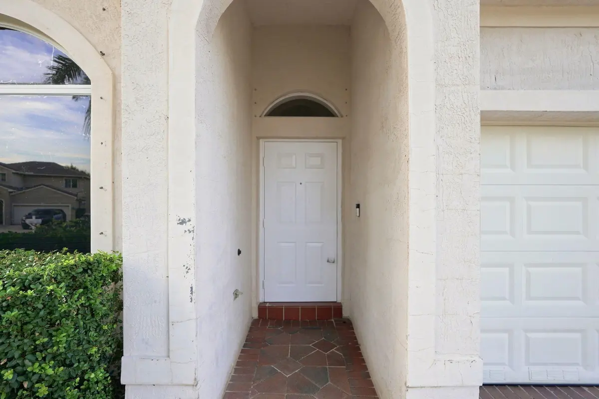 6-web-or-mls-dsc07070-jpg at 3717 Pebblebrook Manor, Coconut Creek