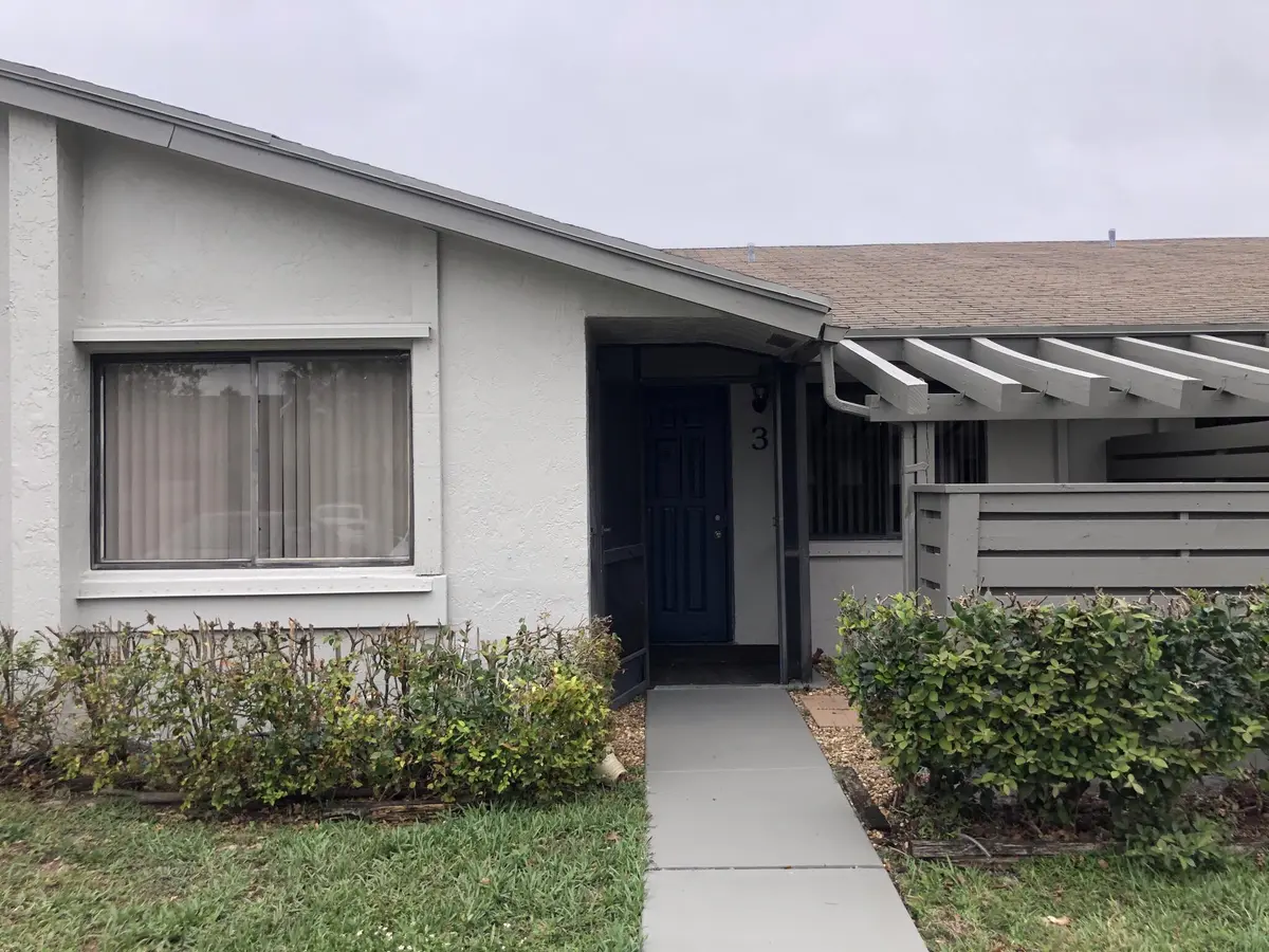 445-3 Front at 445 LAKEVIEW Drive 3, Weston