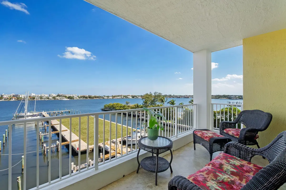 View at 806 E Windward Way 524, Lantana