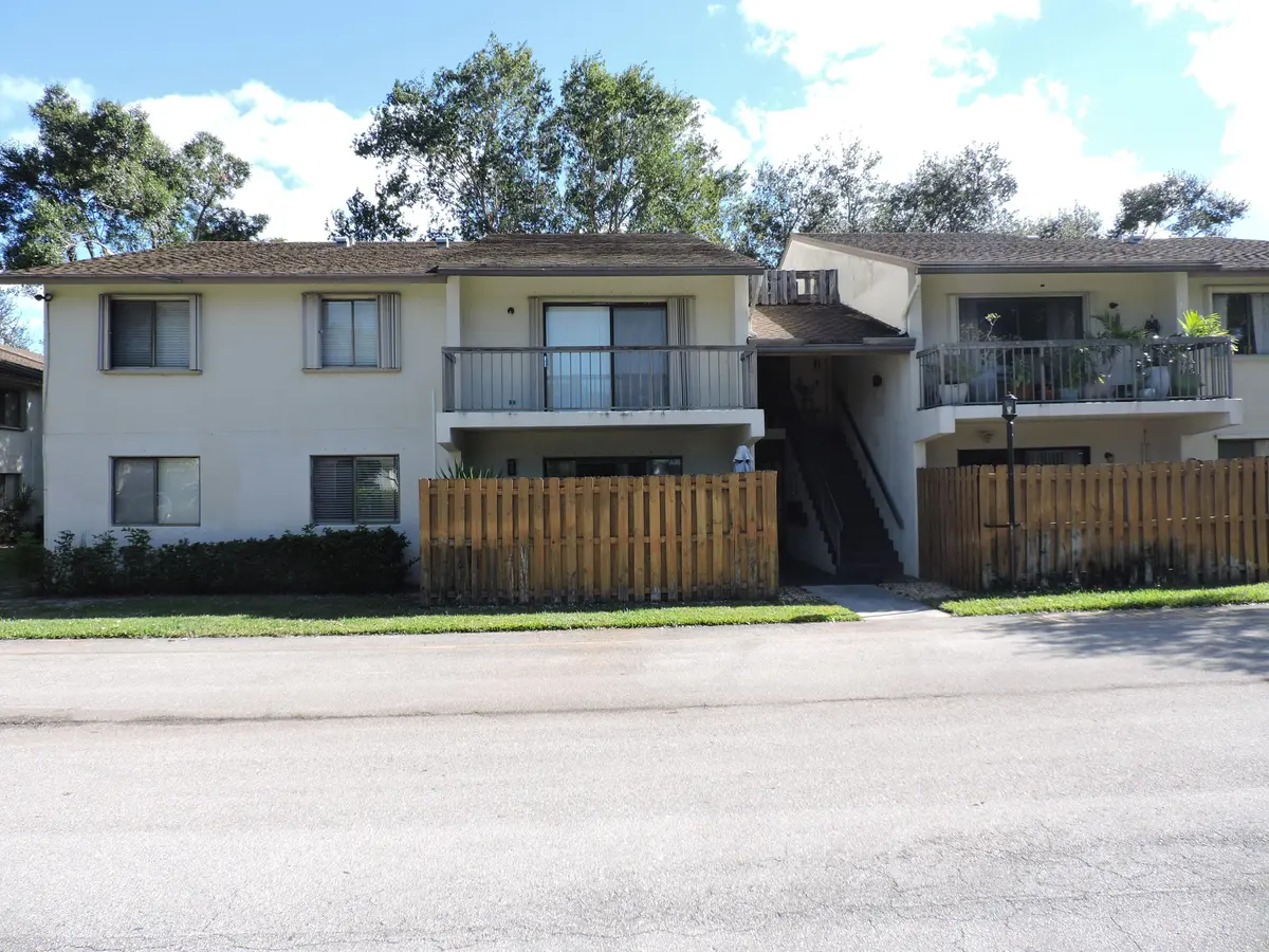 front view of condo at 3402 Gardens East Drive 7A, Palm Beach Gardens
